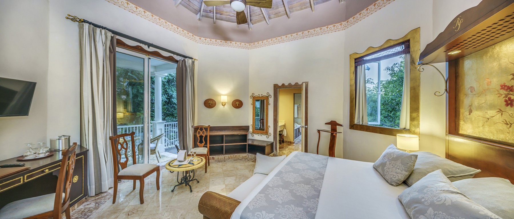 Junior Suite Royal Service