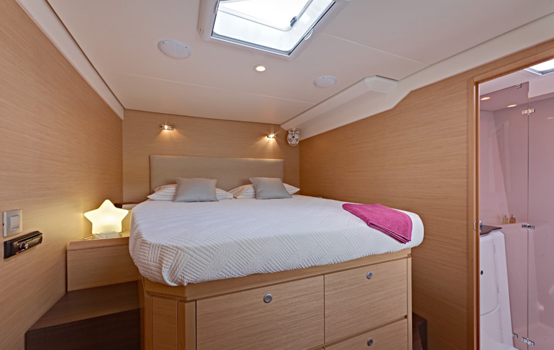 Dream Yacht Tahiti - croisières à la cabine