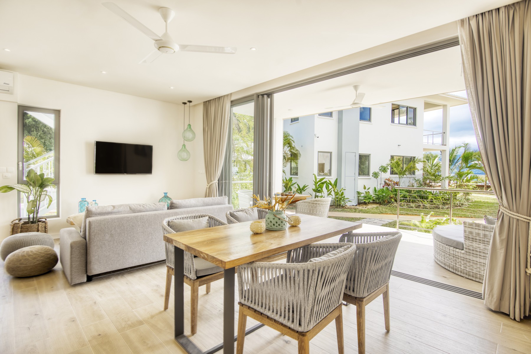 Pineapple Beach Villas