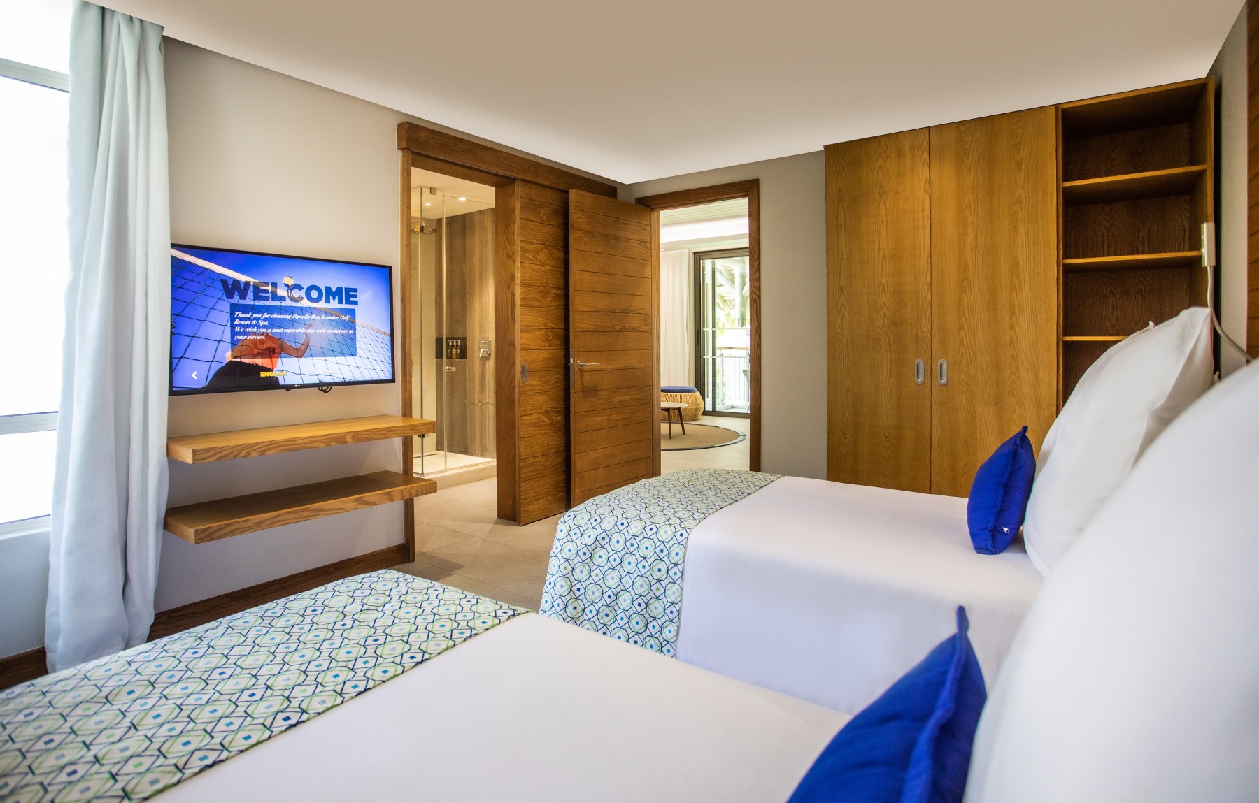 Paradis Luxury Family Suite Beachfront