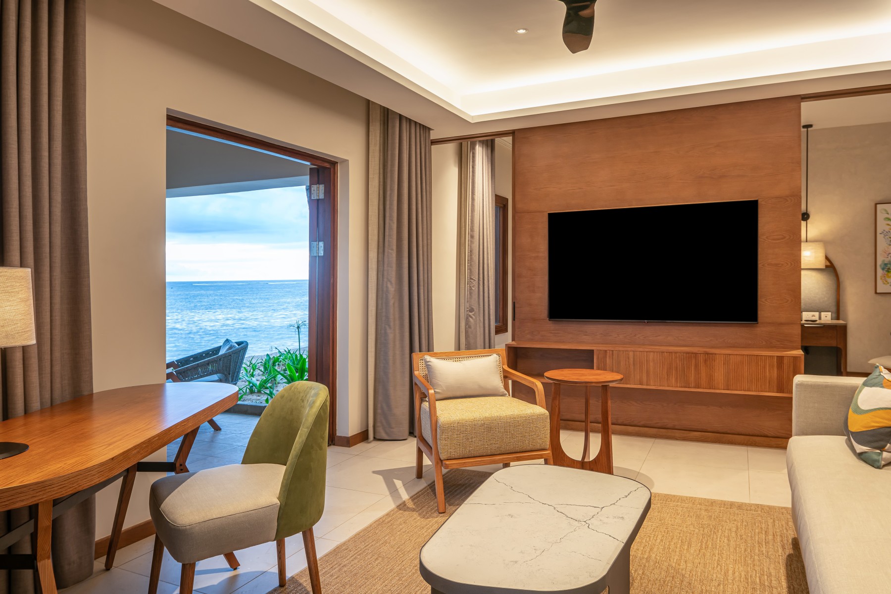 Beachfront Junior Suite