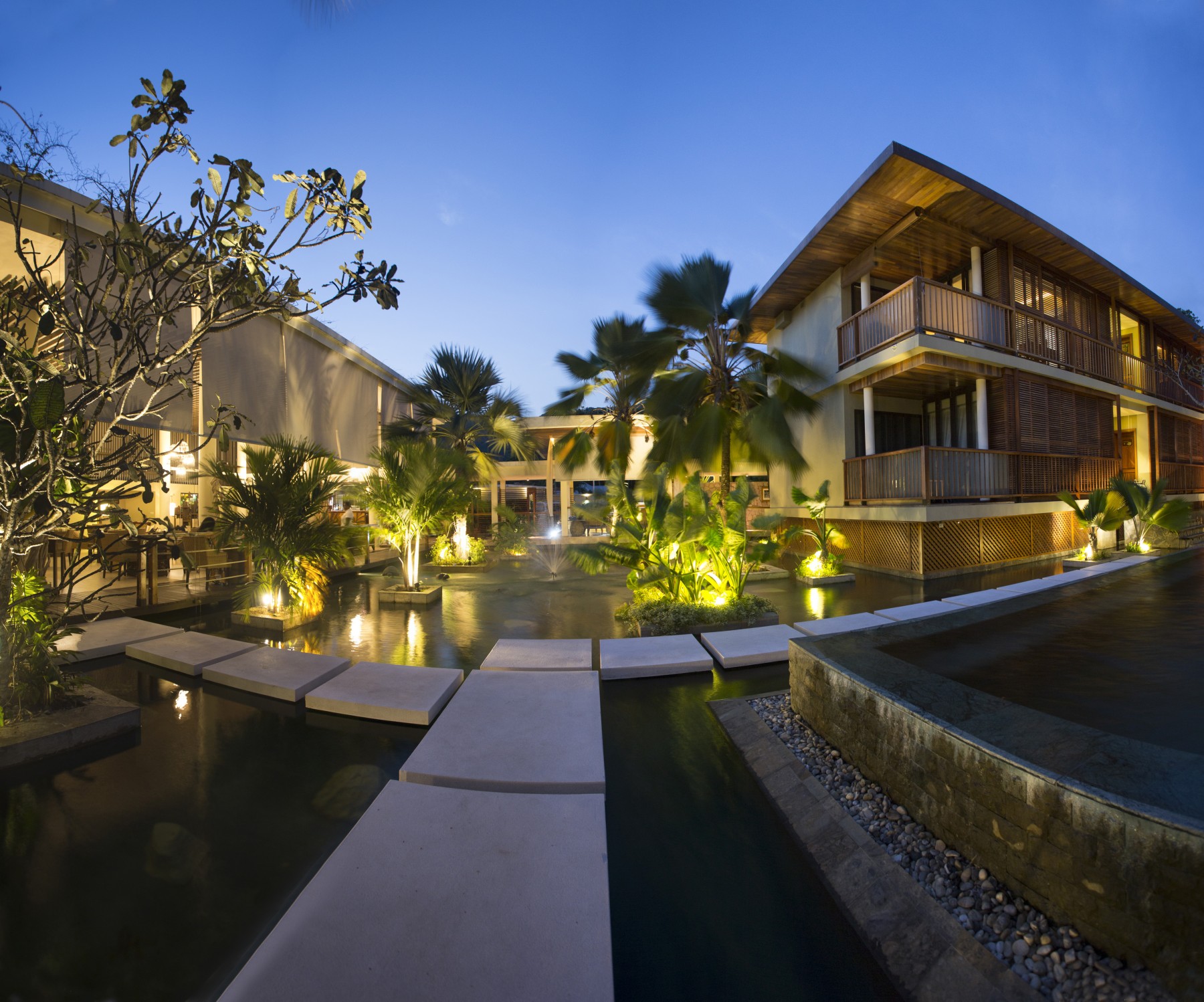 Dhevatara Beach Hotel & Spa