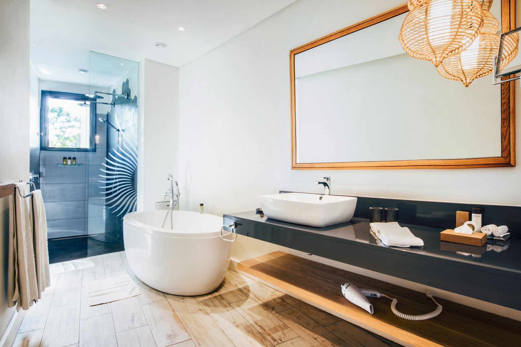 Victoria for Two - Ocean View