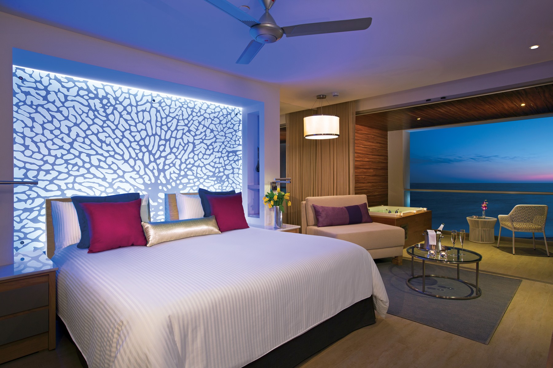 Xhale Junior Suite Ocean Front
