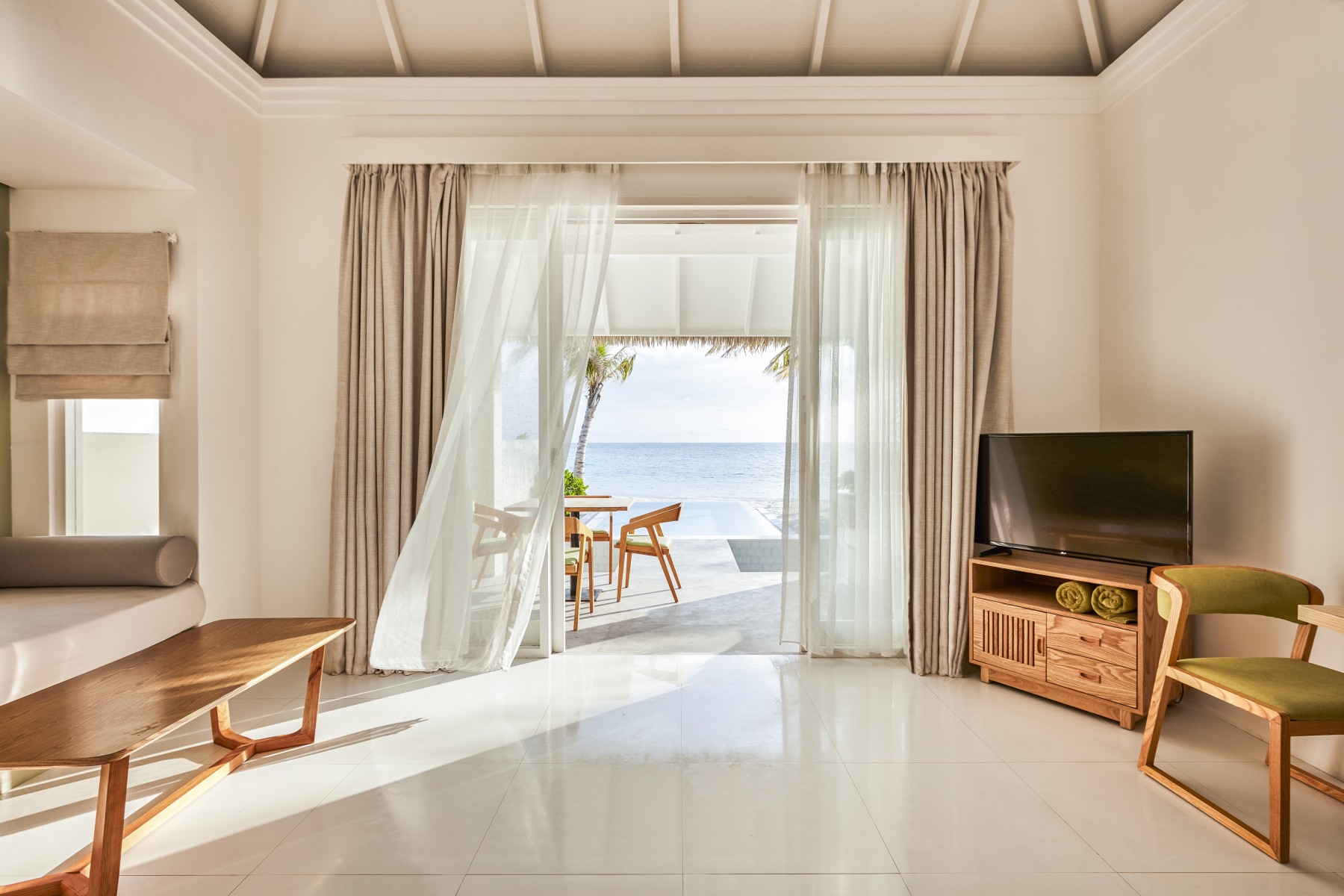 Grand Beach Suite with Pool