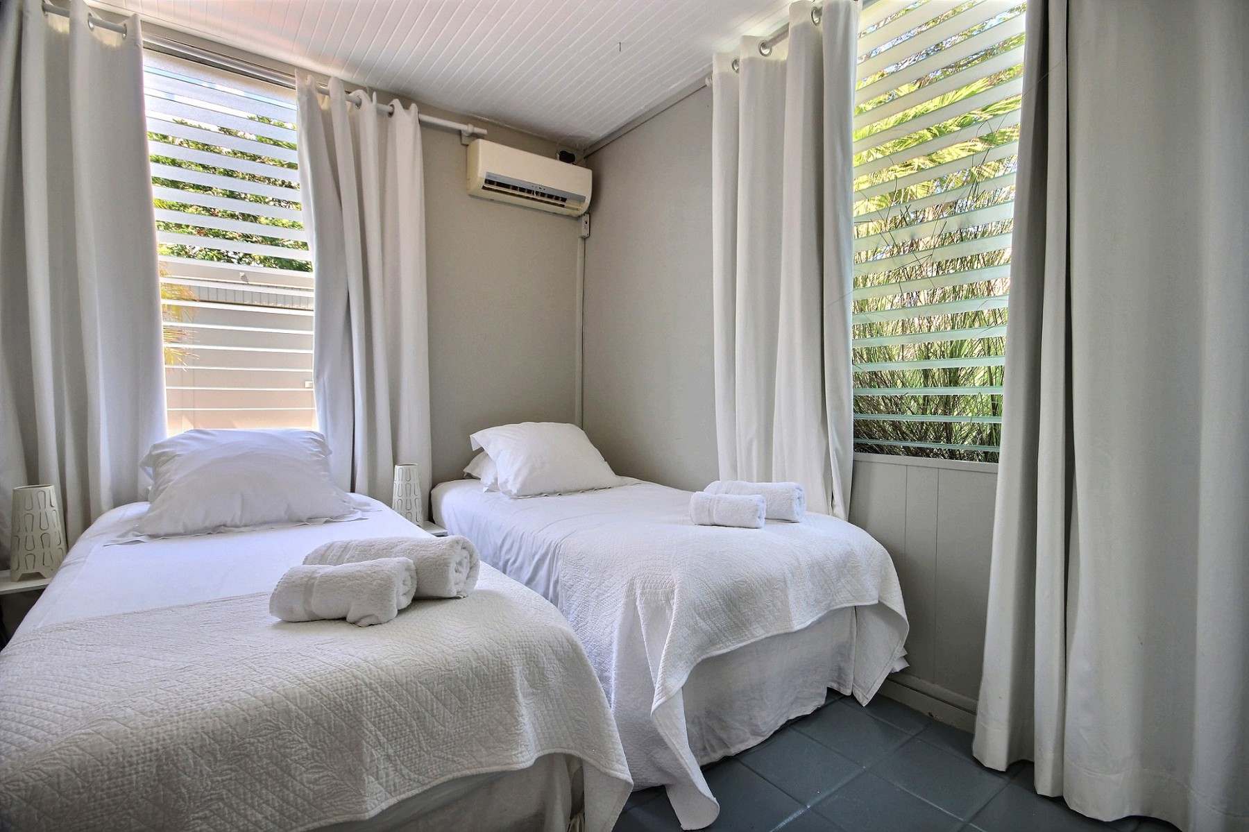 Trois-Îlets - Villa 4 ou 6 chambres en bord de mer avec piscine