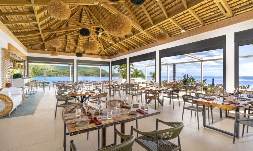Cook's Bay Hotel & Suites