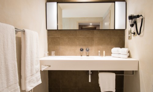 Simon Hotel