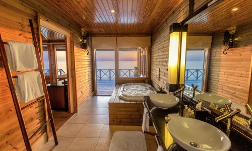 Jacuzzi Water Villa