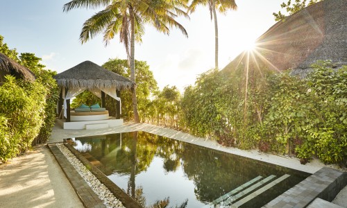 Deluxe Beach Villa with Pool