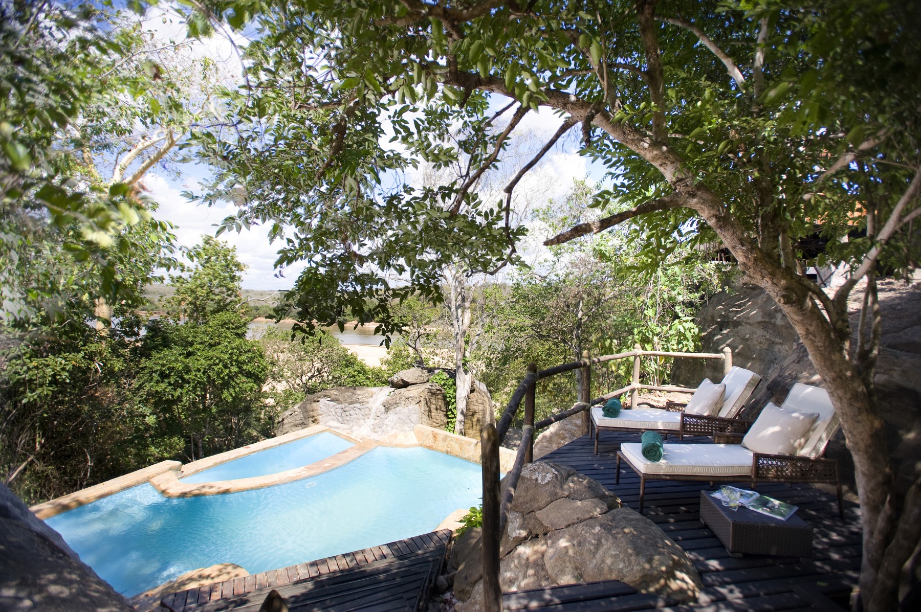 Serena Mivumo River Lodge