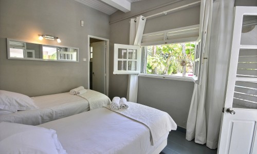 Trois-Îlets - Villa 4 ou 6 chambres en bord de mer avec piscine
