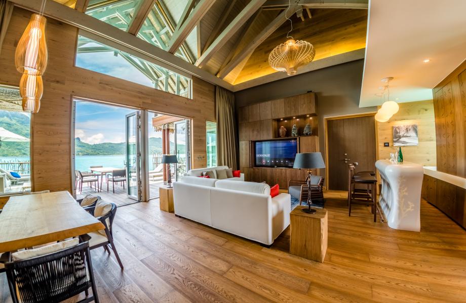 Suite Pilotis Prestige Brando avec piscine